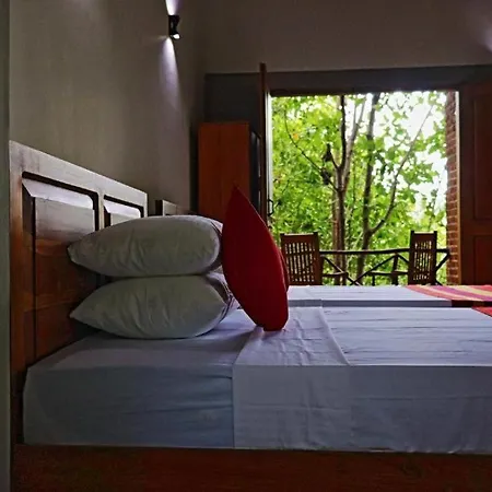 The Hideaway Guest House Kurunegala Exterior photo